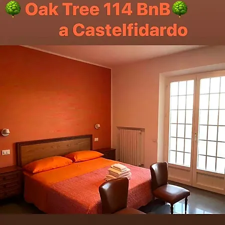 Oak Tree 114 Bed & Breakfast 3*