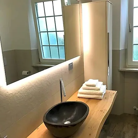 Oak Tree 114 Bed & Breakfast 3*
